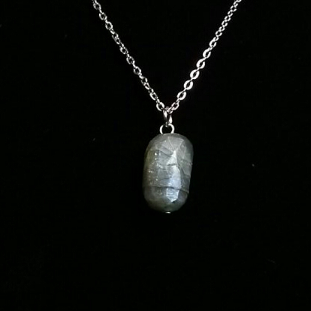 Labradorite Necklace - Picture 5 of 7